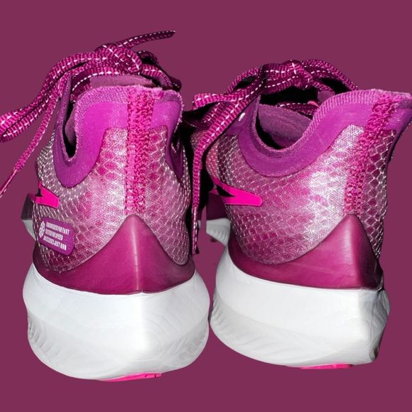 Women’s Nike Zoom Gravity 'True Berry' Running Sneaker Size 6.5 - Picture 3 of 7